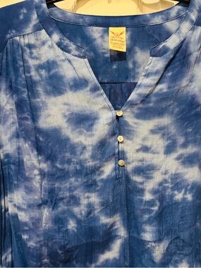 Women’s 2X Faded Glory Blue Tie-Dye Henley Top